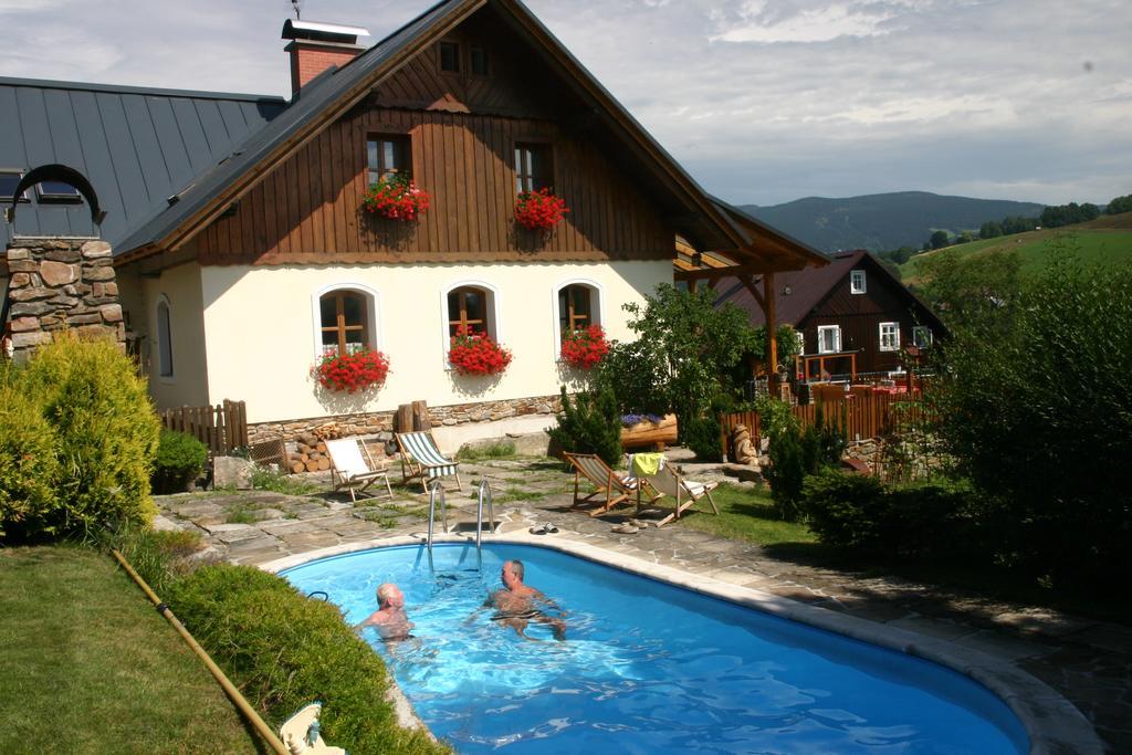 B&B Na Kopecku Рокитніце-над-Їзероу Екстер'єр фото