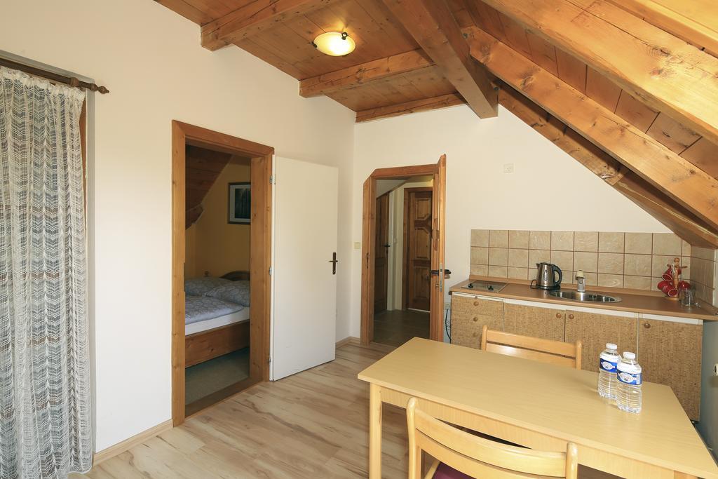 B&B Na Kopecku Рокитніце-над-Їзероу Екстер'єр фото